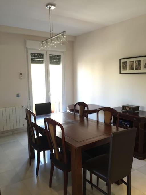 Amplio Piso En Nervion, Excelente Zona De La Ciudad. Apartment Севиля Екстериор снимка