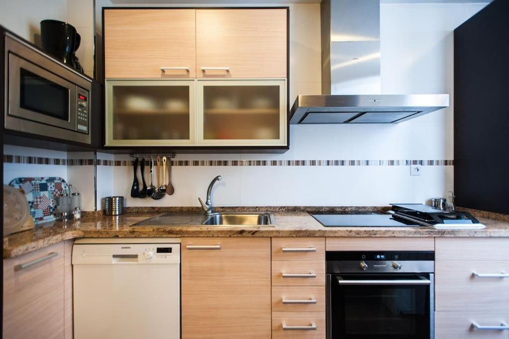 Amplio Piso En Nervion, Excelente Zona De La Ciudad. Apartment Севиля Екстериор снимка